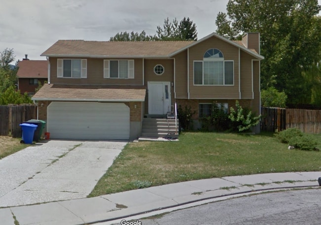 Building Photo - Beautiful Remodeled 4 Bd 2 Bath Home