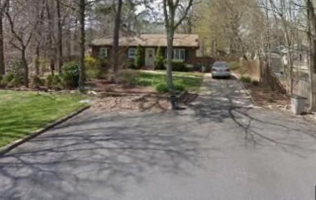Front of the property. - 3 Glenn St Unit 1