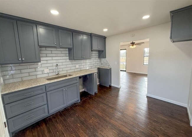 Photo - 203 W Dale St