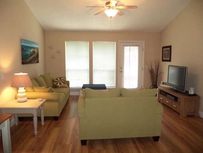 Photo - 208 Tennessee Dr