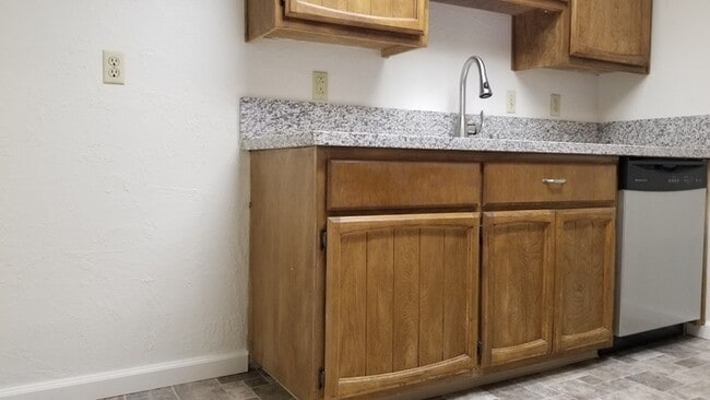 Photo - Charming 2 Bedroom Duplex in Fair Oaks!