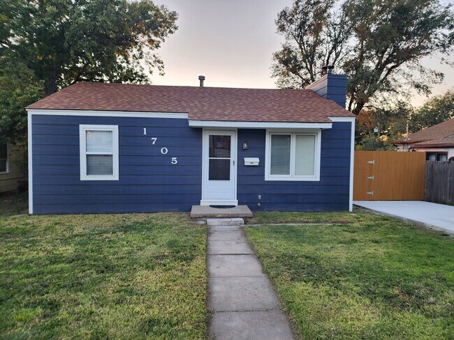 Building Photo - 1705 Avenue G
