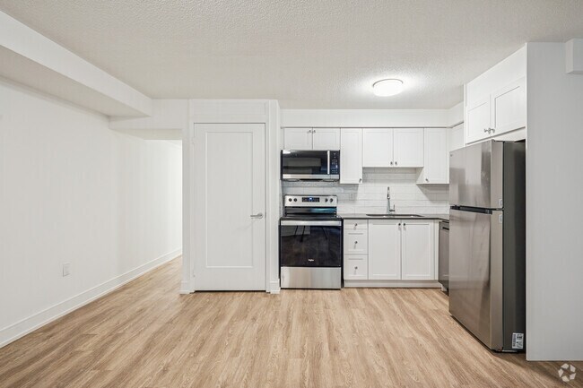 2BR, 2BA - Kitchen