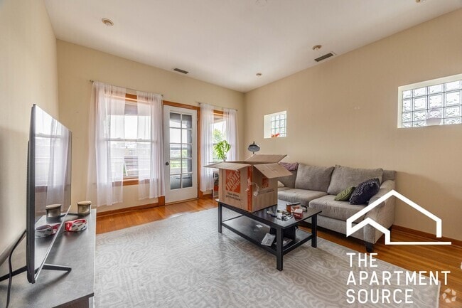 Building Photo - 2722 N Kimball Ave Rental