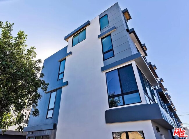 Building Photo - 1035 Wilcox Ave Rental