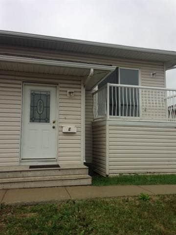 Building Photo - 10019-10108 108 Ave Unit C