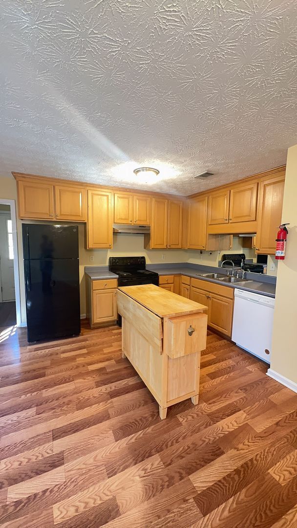 Photo - 1809 Azalea Dr