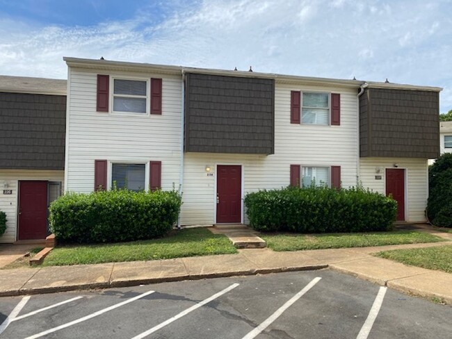 3 bed, 2 1/2 townhome - Sharon Lakes off S... - 3 bed, 2 1/2 townhome - Sharon Lakes off S...