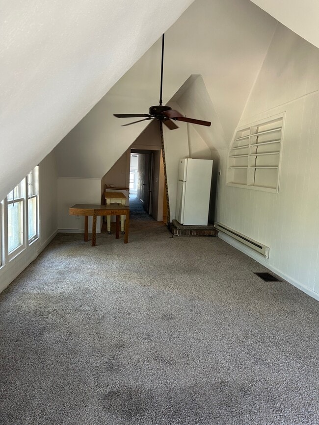 Photo - 2010 N Oakland Ave Unidad C