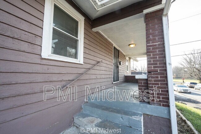 Photo - 1521 N Tacoma Ave