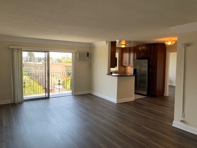 Photo - 1259 Ardmore N Ave Unit 207