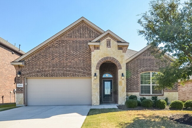 Photo - 1805 Lake Pine Dr House