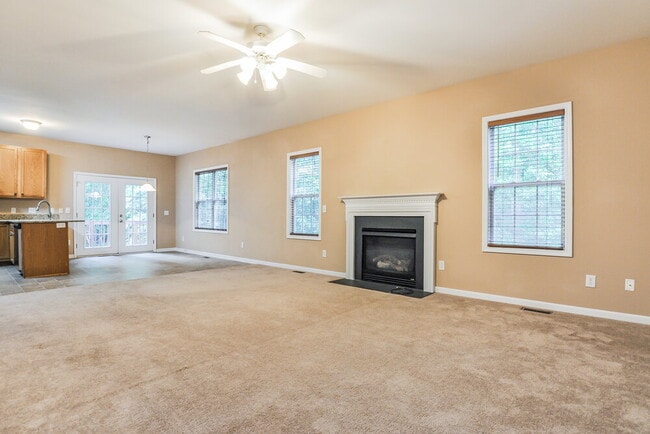Photo - 136 Roan Dr