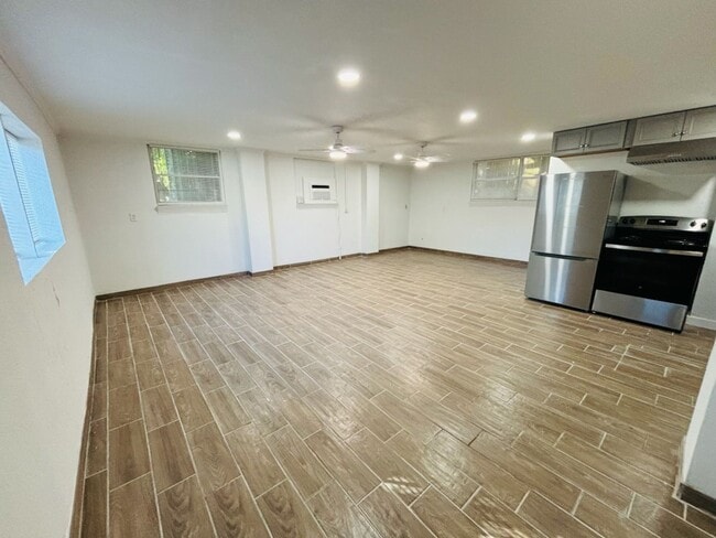 315 E 37th St Unit 315 E 37th St - Unit C