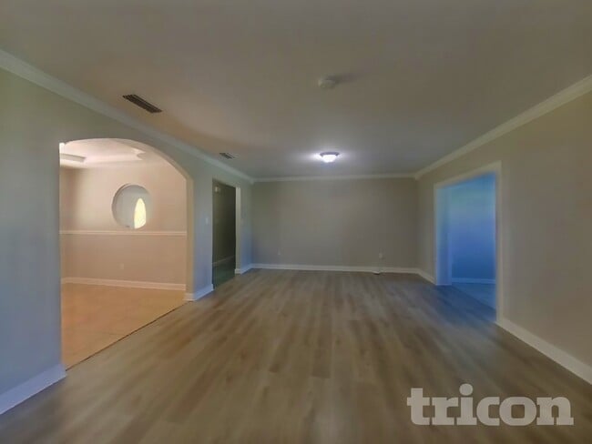 Photo - 268 Plumosa Dr