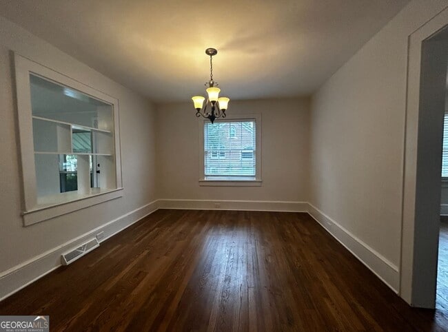 Photo - 300 N College St