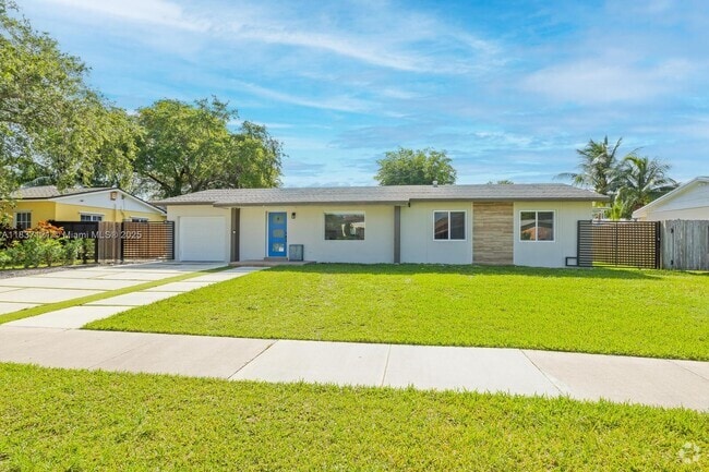 Building Photo - 18013 SW 89th Pl Rental