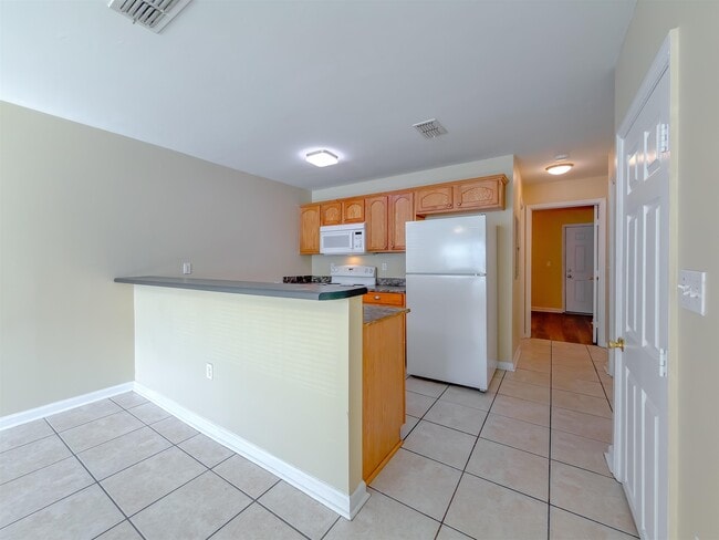 Photo - 1558 Devoe St