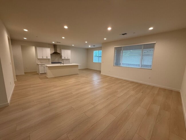 Photo - Beautiful New Build! MOVE IN SPECIAL
