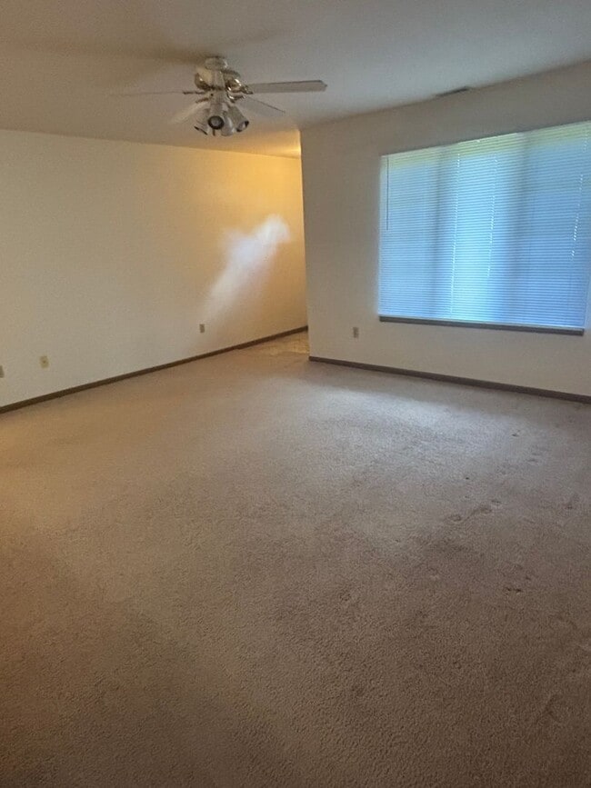 325 Prairie Ave Unit 303