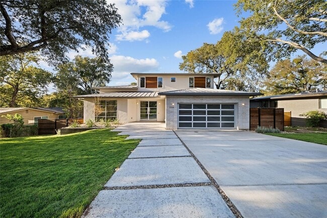 Building Photo - 2904 Westhill Dr