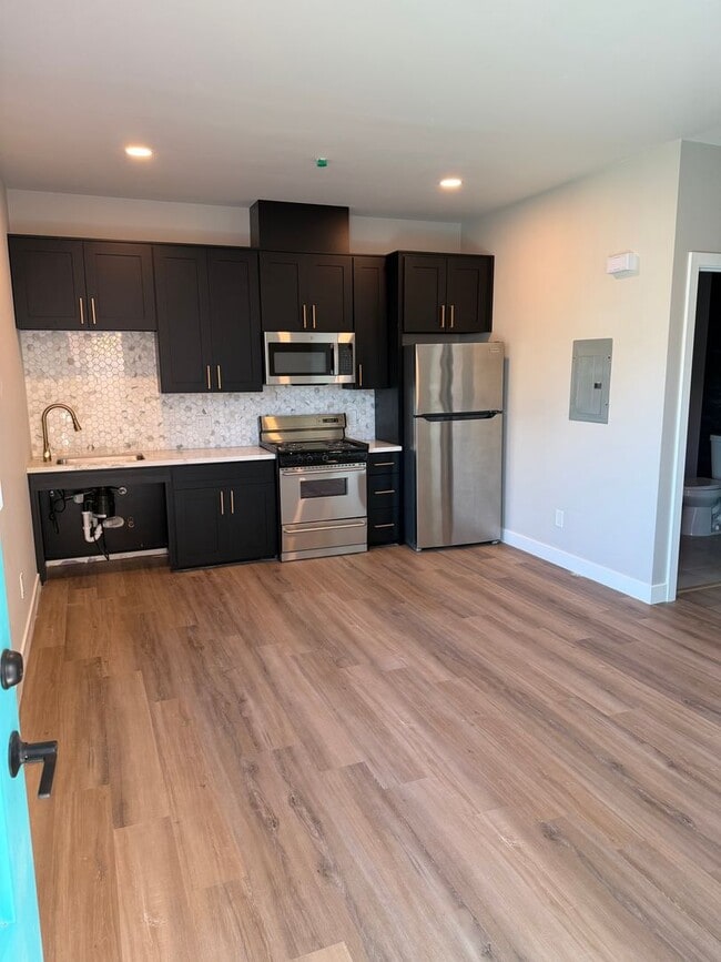 Building Photo - 3365 A St Unit Downstairs studio