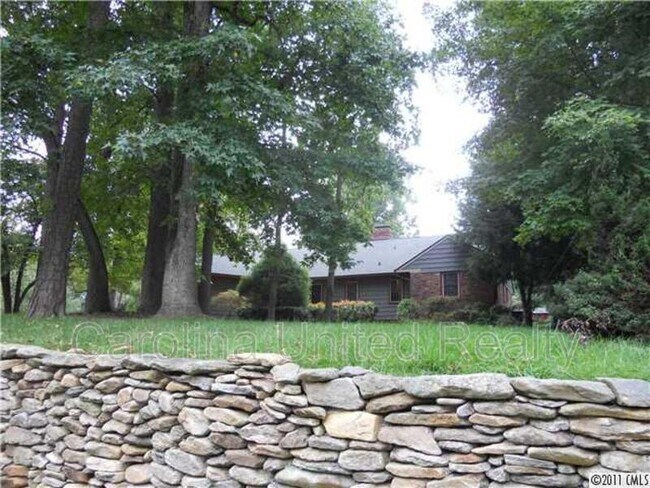 Photo - 301 Rosemary Ln