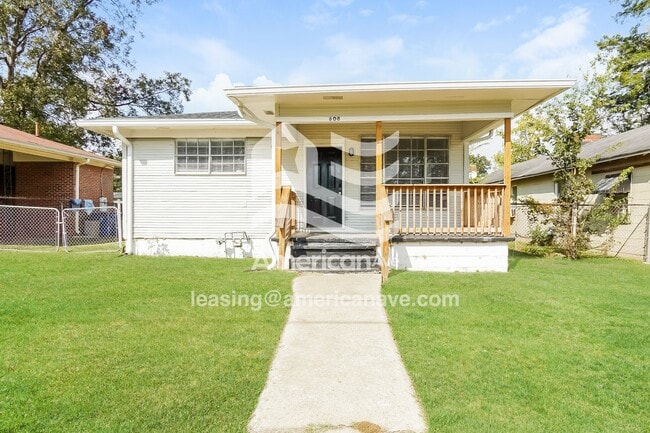 Building Photo - 608 Jerry Coleman St