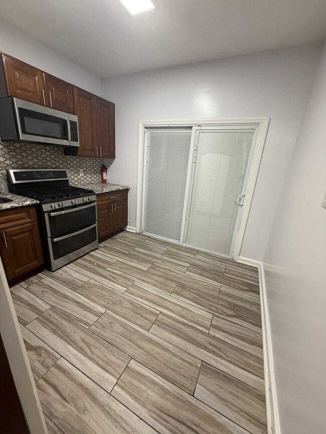 Photo - 225 McAdoo Ave