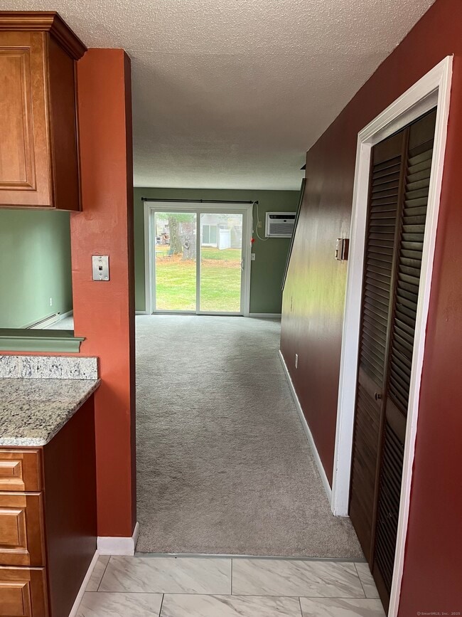 Building Photo - 16 Seymour Rd Unit 19E