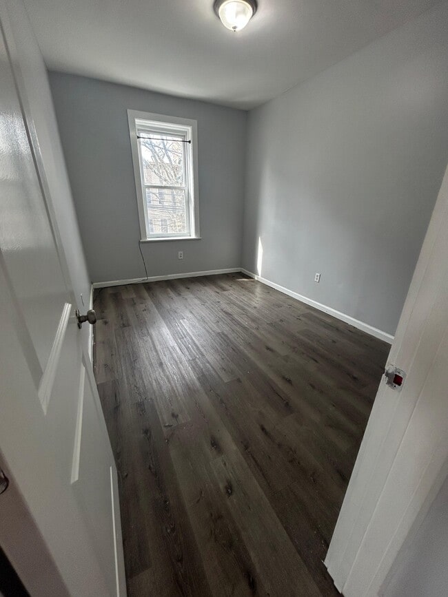 122 Wade Ave 5 - 126 Wade St Unit 5