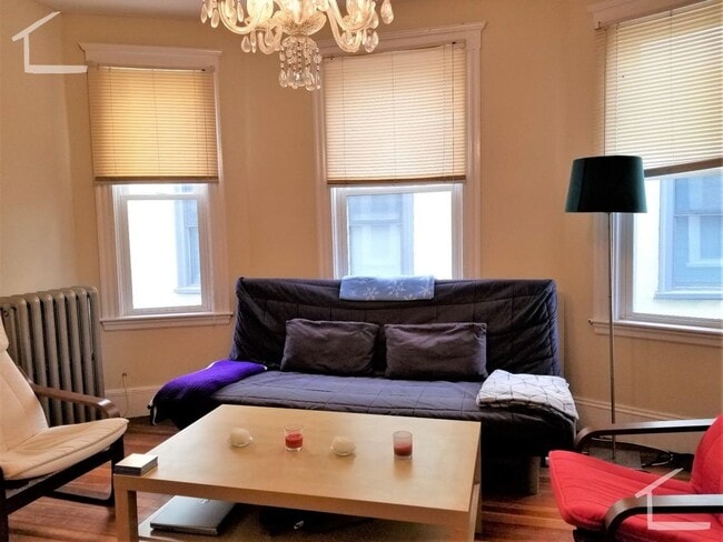 Photo - Large Unit on Coolidge Corner, Eat-in Kitchen Laundry on a Site, Parking for Rent, Big Bedrooms, ...
