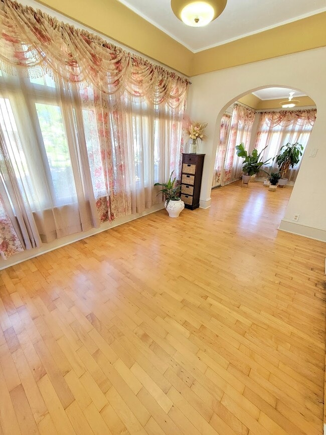 Habitación de las cuatro estaciones - 615 N Lawe St