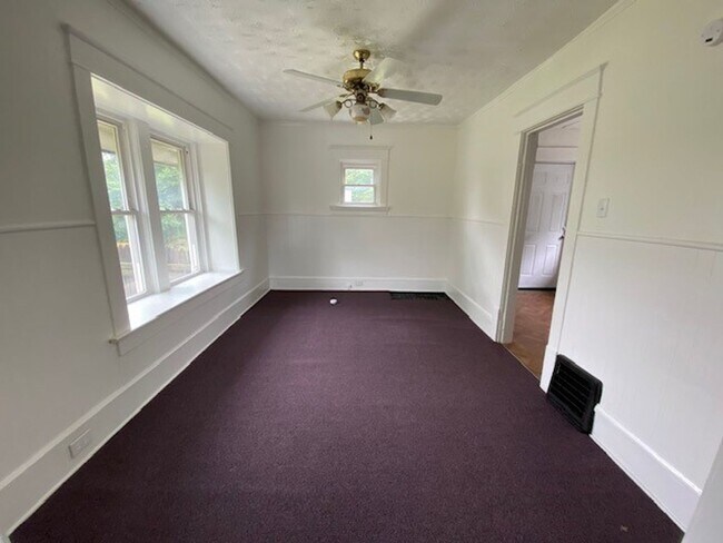 Photo - Bright 3BR Single-Family in East Akron — Y...