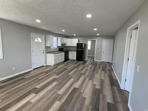 Photo - 112 W 2nd St