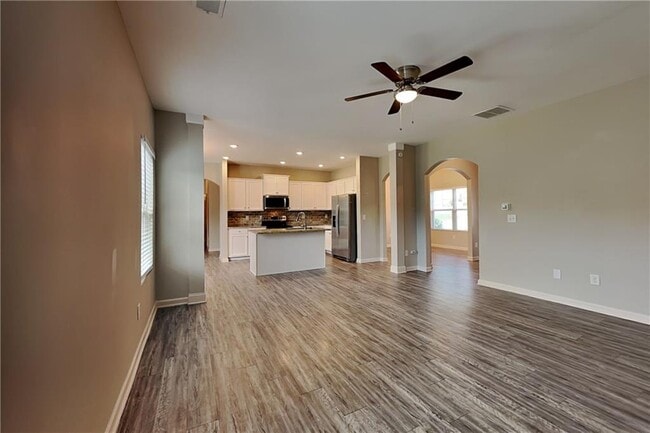 Photo - 354 Hawthorn Dr