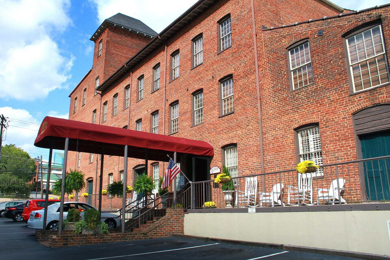 Brookstown Inn - Brookstown Inn Apartments