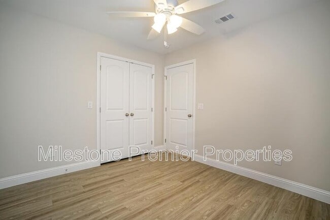 Photo - 931 N Barrett Ave