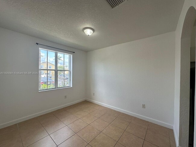 Photo - 2929 SE 2nd St
