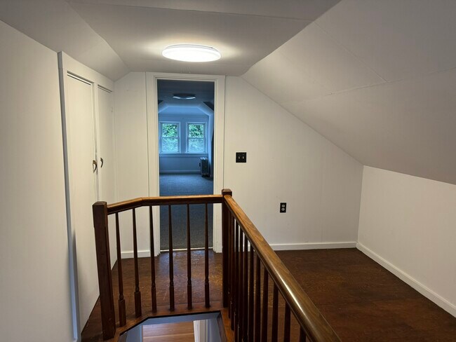 Photo - 1537 Main St