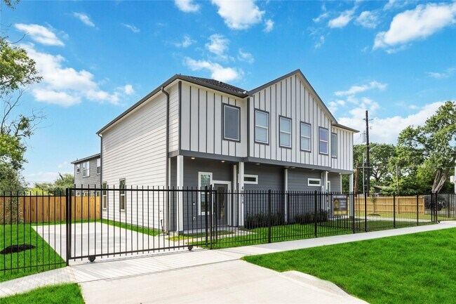 Photo - 4601 Newberry St