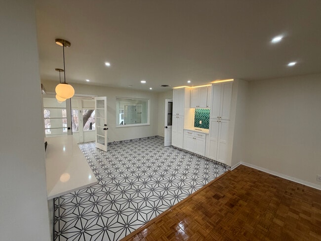 Photo - 2010 Parhaven Dr