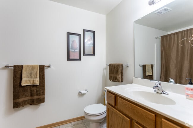 2BR, 2BA - Lower _ Interior