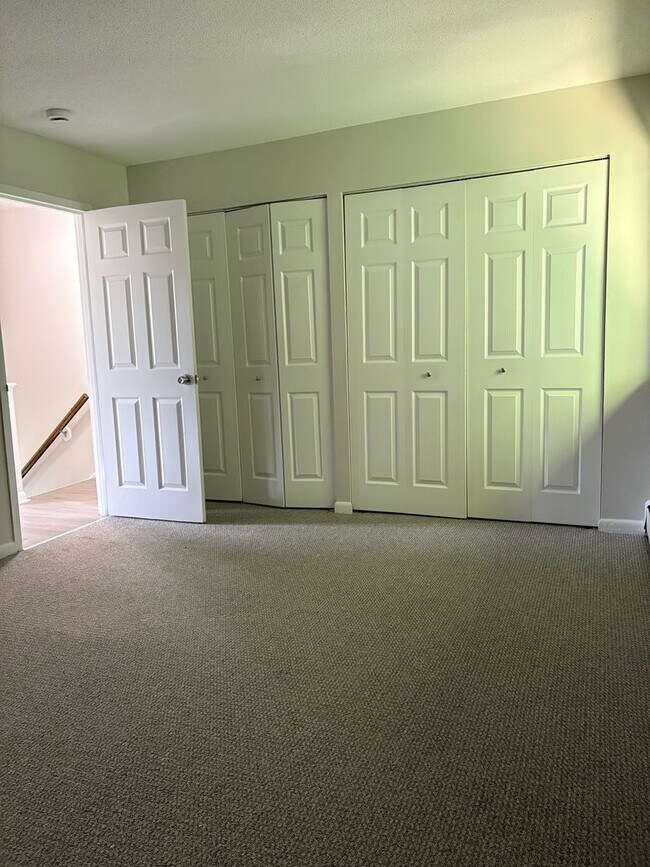 Photo - Spacious 2 Bedroom Townhouse Unidad F-10