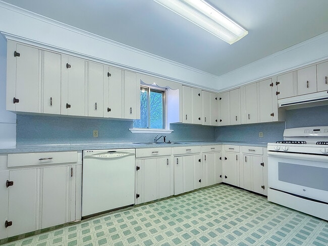 Photo - 6911 W 42nd St