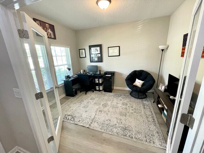 Photo - 2090 Hawkeye Pl