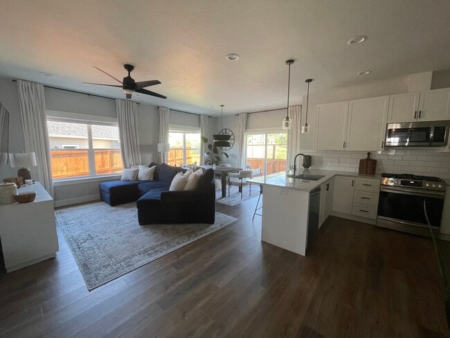 Photo - 2586 Tiffin Way