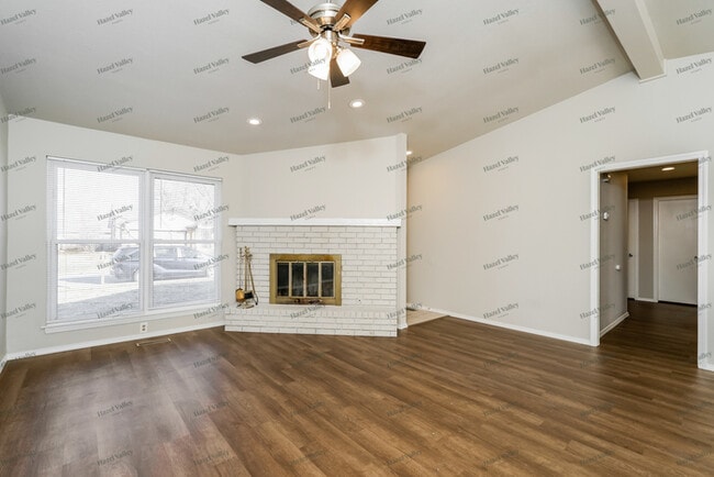 Photo - 405 W Austin St