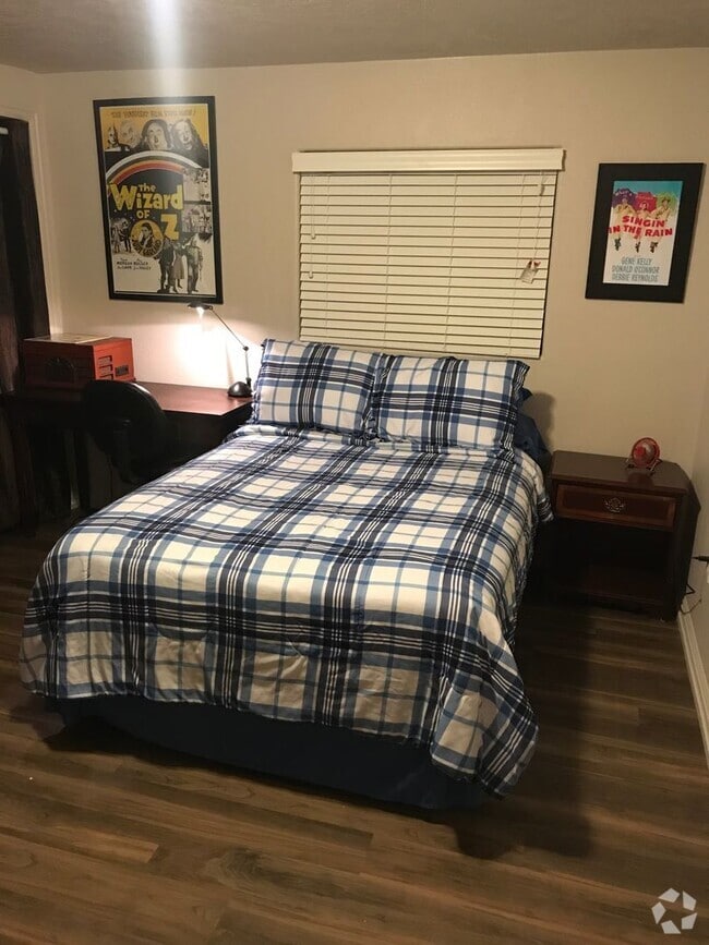 Building Photo - ALL utilities Included 2 Bedroom UNDER $1500 Rental