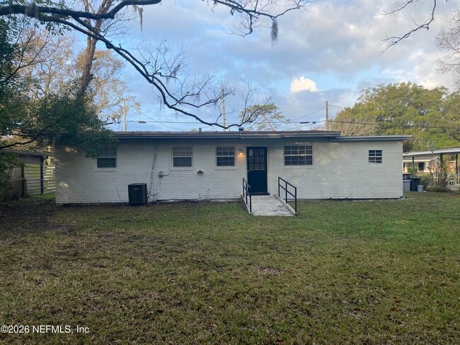 Photo - 815 La Marche Dr